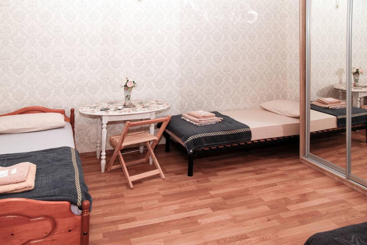 Ланжероновская Угол Дерибасовская Appartement Odessa Kamer foto